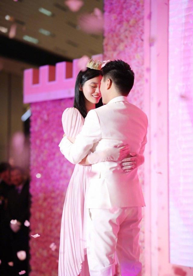 奚梦瑶被求婚后日常霸占热搜：即使无关爱情，也已是双赢