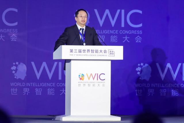周鸿祎谈安全：一个小条纹就可能破解人脸识别系统