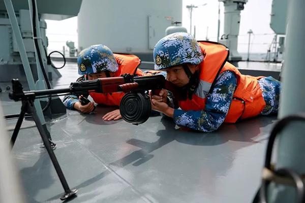 东盟防长扩大会第一阶段海上实兵演习结束 湘潭舰等参演