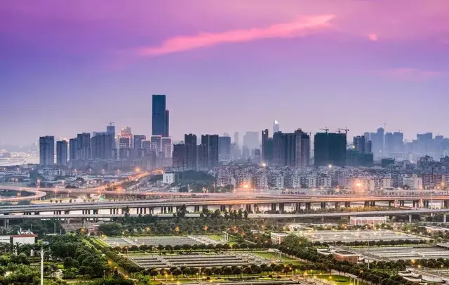 共用一张脸的中国城市，常常让我认不出来