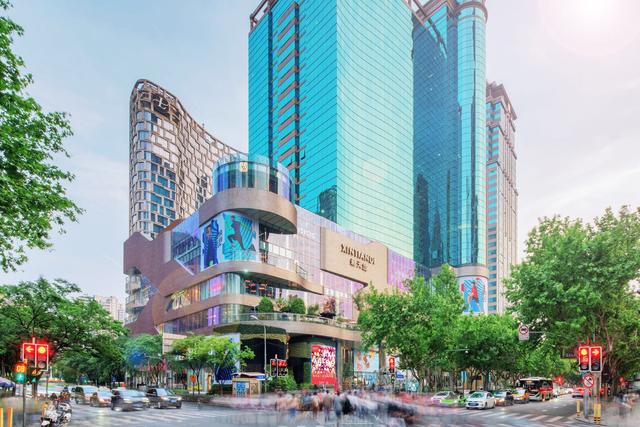 淮海中路上来了个“温柔少女” 新天地广场开业打造新女性潮流社交目的地