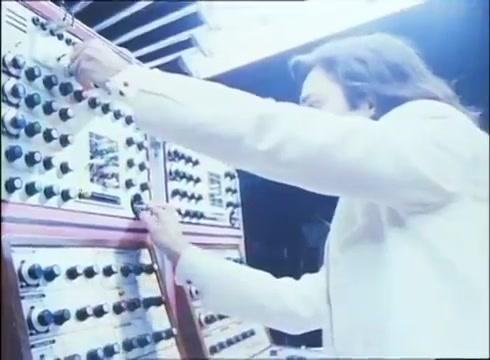巩俐71岁老公中国往事：外号法国张国荣，38年前来华演出创造历史