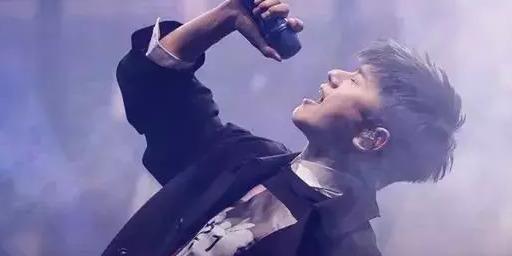 张杰演唱会究竟有什么魅力？为何能接连售罄，屡破纪录！