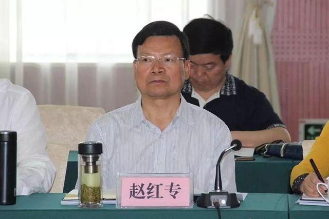 境外接受有偿性服务被通报，落马厅官再被点名