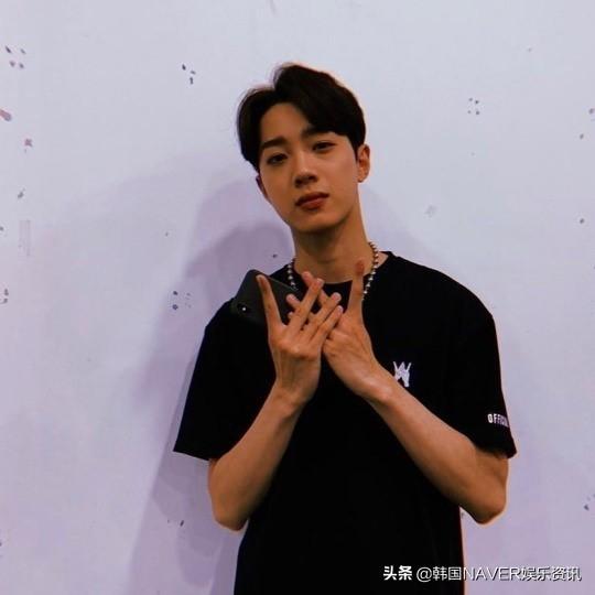 赖冠霖：粉丝见面会新加坡站，公演后台情况报告！