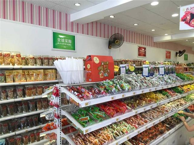中国零食企业为何逆流出海？