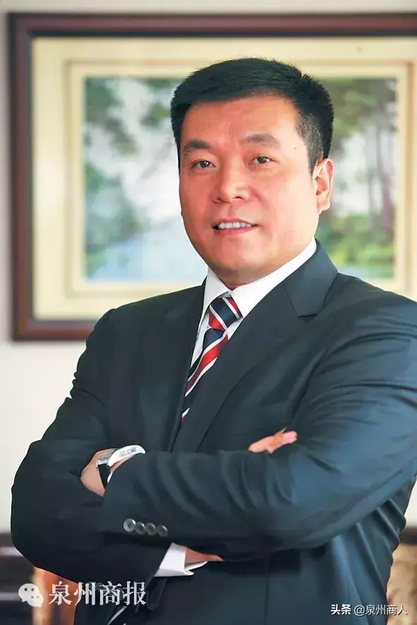 这位泉商注销新加坡绿卡，还捐5亿给清华大学