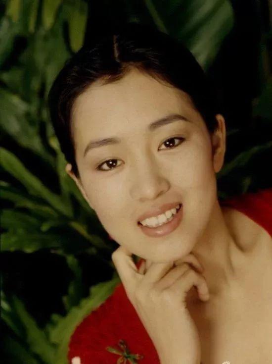 巩俐嫁给71岁音乐家：太阳般的女人，无畏婚姻