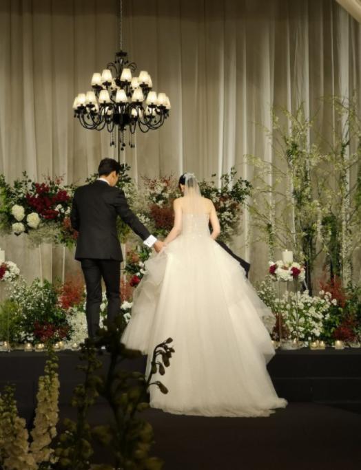 于晓光秋瓷炫婚礼，世贤参加品如的婚礼什么梗，于晓光塑料韩语