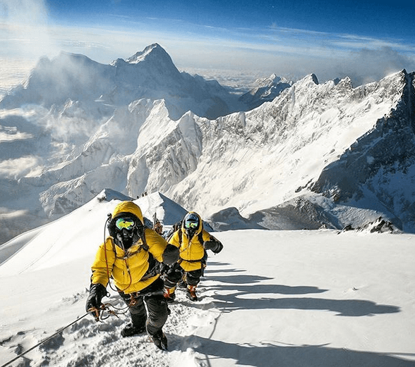 2019喜马拉雅登山季回顾：登顶，死亡，拥挤，一幅世界屋脊浮世绘