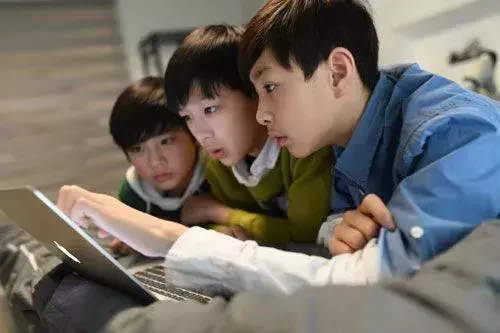 编程教育关乎孩子未来，也是未来世界的通用语言