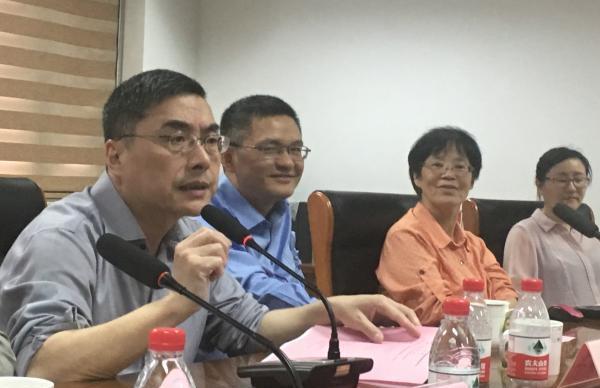 这两位同学，刚刚在国际哲学奥林匹克获奖，与哲学有一点缘分