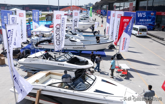 6月亮相申城浦东浦西两大展馆，三大产业深度互联   共创历史新篇