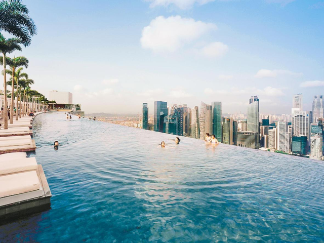 新加坡金沙空中花园，现代版的空中花园，还有无边际的游泳池！