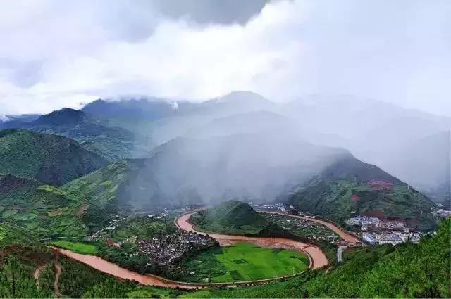 5月旅游地点推荐!国内外最适合出行的旅行地盘点