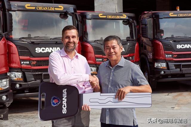 斯堪尼亚新加坡向川林建设交付18辆P410 XT自卸车