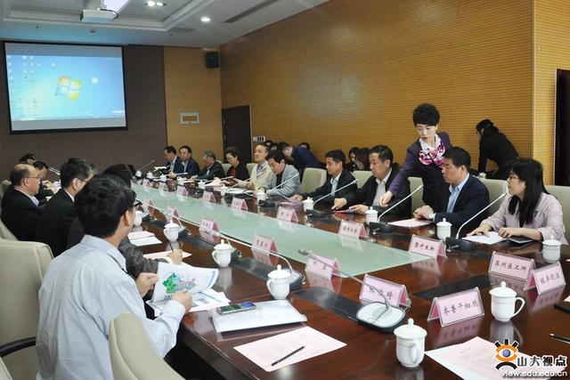 新加坡国立大学常务副校长Freddy Boey一行访问山东大学