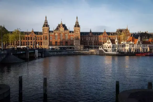 「全球竞争力报告2019」香港续排第二　新加坡超越美国居首