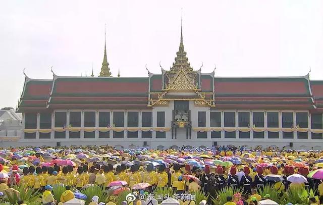 这一刻永载史册！泰十世王携王后受万民朝拜并接见外使