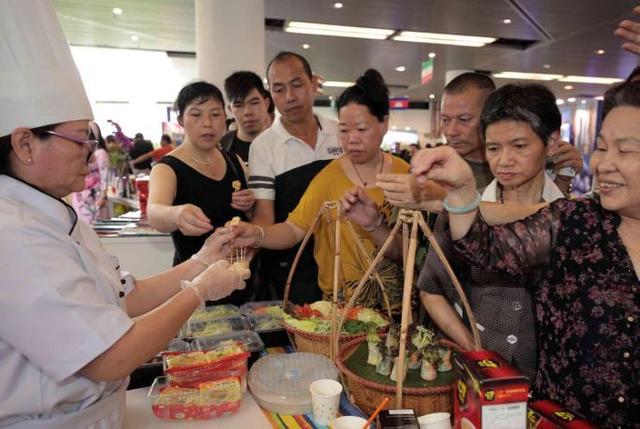 “世界美食集锦”开幕啦！一站尝遍亚洲美食，市民游客大呼过瘾