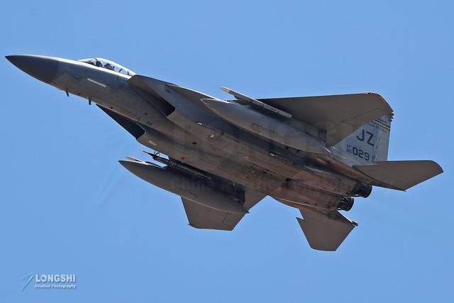 代价不小，F-15C/D战机仅8机转场，美军就出动5架空中加油机支援