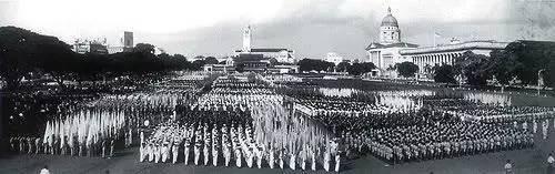 60年前的新加坡人在哪一天庆祝国庆？