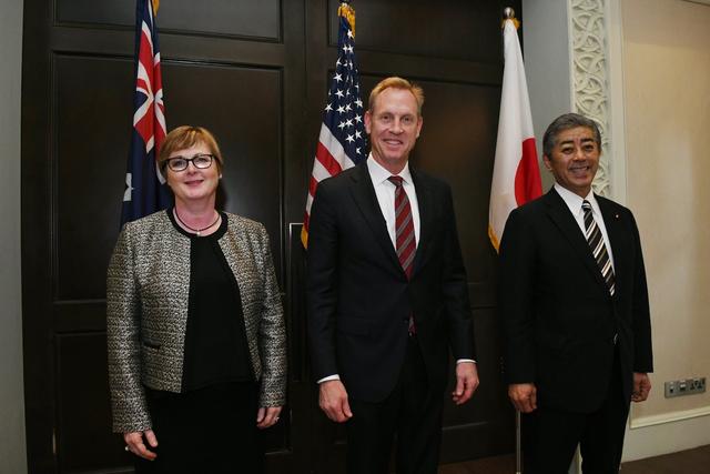 美澳日防长新加坡会面，决定加强合作应对中国海上力量