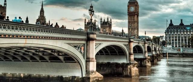 「姿势」违章扣分罚钱你不爽？看看国外都是怎么做的