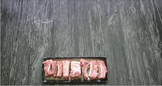 酸菜白肉锅与新加坡肉骨茶的完美结合带给你不一样的味觉体验