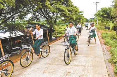 那些废弃的共享单车都去哪了？有的捐给缅甸学生