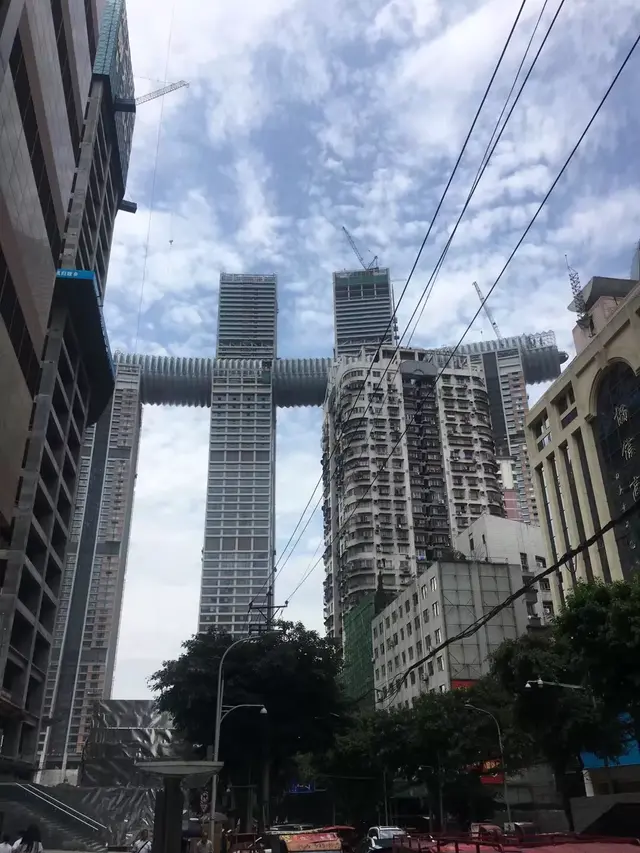 探访重庆老街，体验山城水、陆、空三栖特色交通方式