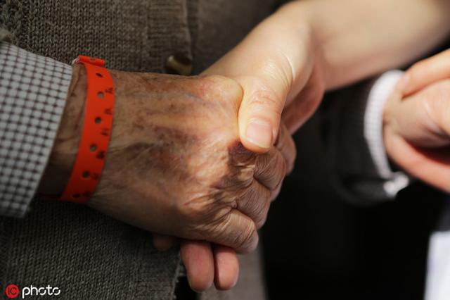 阿尔茨海默症可迅速确诊！新加坡研发血液测试新技术