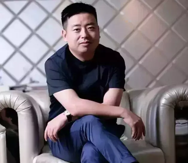 80后创业开“十元店”，把店开到80多个国家，年营收超170亿元