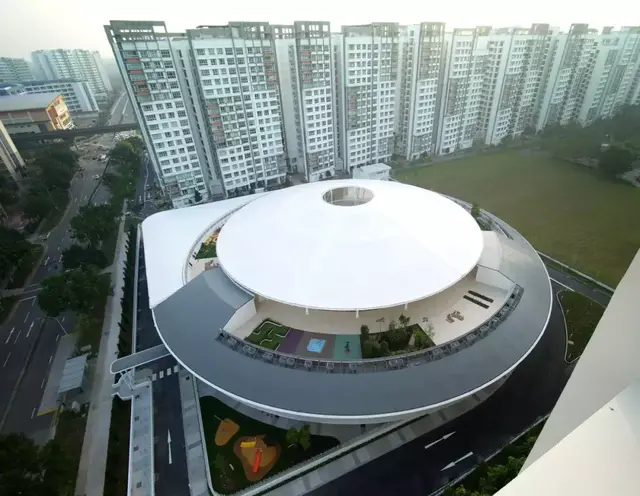 新加坡圆形超大超高空间育儿空间，体育中心式空间让儿童心胸更宽