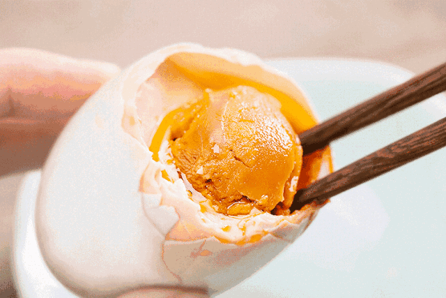 超全网红咸蛋黄零食大测评！蛋黄控们冲鸭