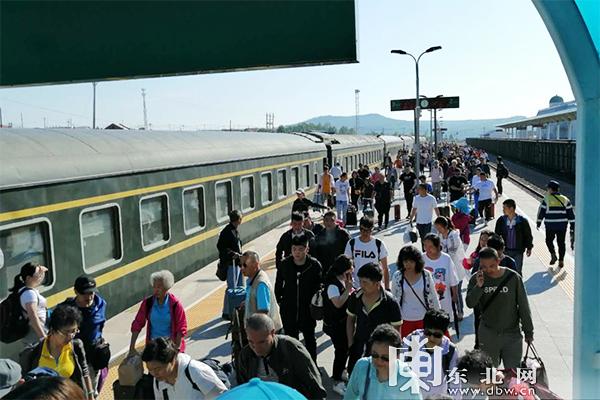 找北游、避暑游……北极漠河夏至旅游热