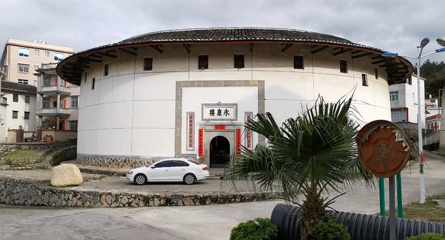 福建有一座土楼，面积不是非常大，保护的却非常精致