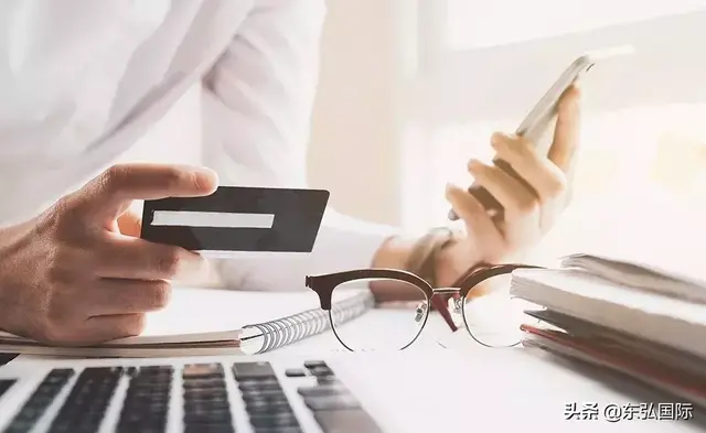 开户如何选择？对比香港与新加坡银行开户优缺点