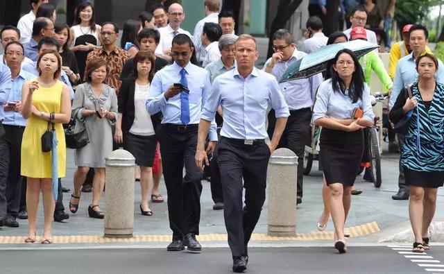 高考完去哪读书特迷茫？不同年龄新加坡留学路径拿好不谢