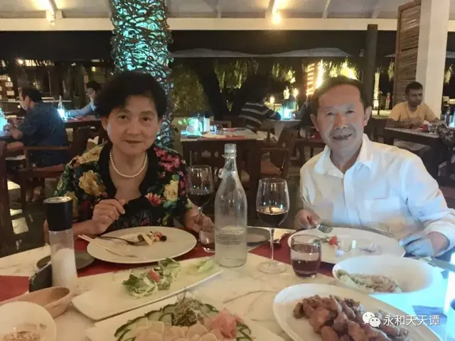 深海钓鱼：中国人庆贺生日新方式，锦鳞劈波投怀，不亦乐乎