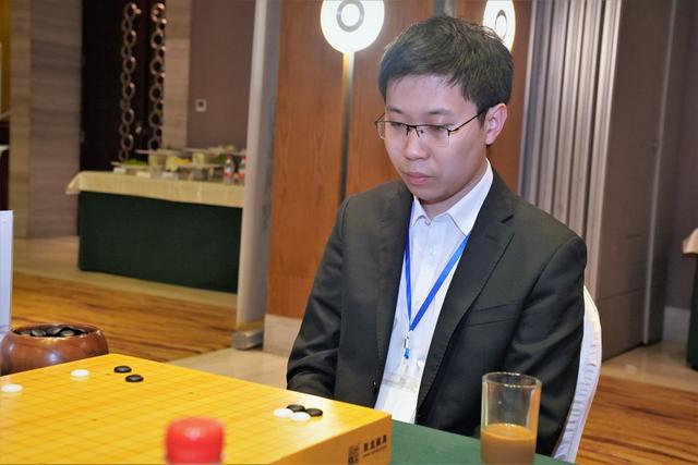 世界业余围棋锦标赛王琛力压韩国天王 8战全胜夺冠