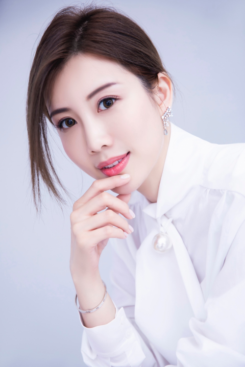 每一位女性都自带传奇