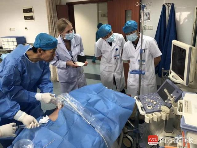 广州医生创新泌尿外科手术成全球范本，各国医生组团来取经