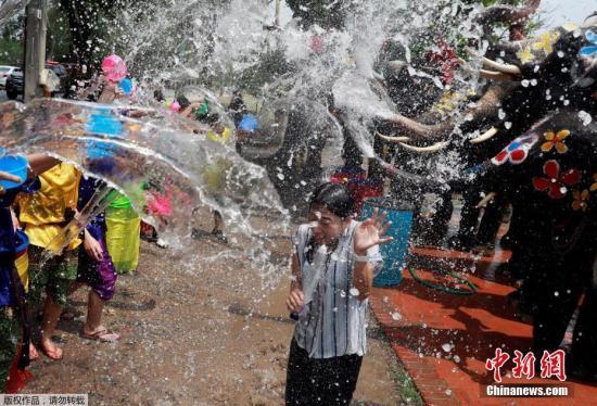 泰华媒：吃喝游玩于一体 泰国推出美食观光巴士旅游