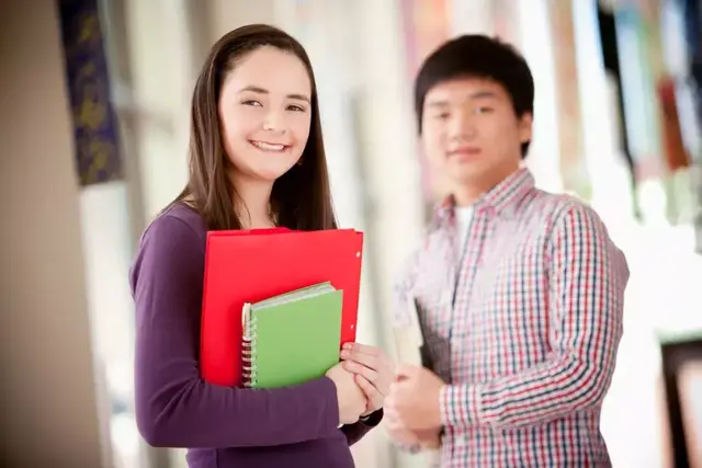 牛津剑桥发布官方最新录取报告，中国仍是英国本土外最大生源地