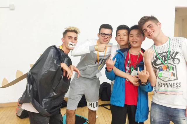 被加拿大顶级高中破格录取，因为他有这样的经历