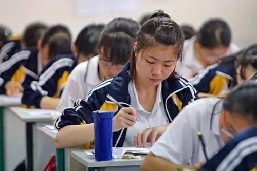 国内中考结束啦，这时新加坡中考“O”水准正在退出历史舞台