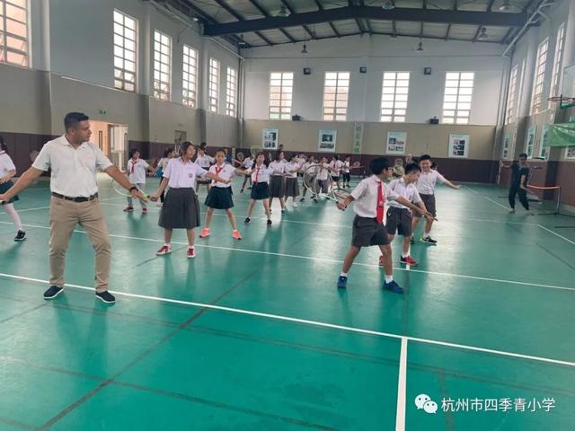 成长手拉手 友谊存长久——新加坡军港小学师生来我校回访游学