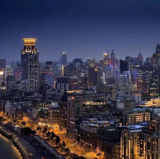 ¥208起/位--众明星年年打卡的外滩酒店！13口味小龙虾、M4澳牛、现开生蚝...菌中贵族也畅吃