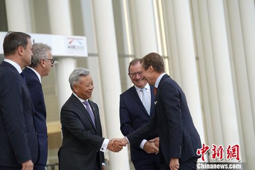 亚投行年会欧洲“首秀”：壮大国际“朋友圈”践行低碳承诺